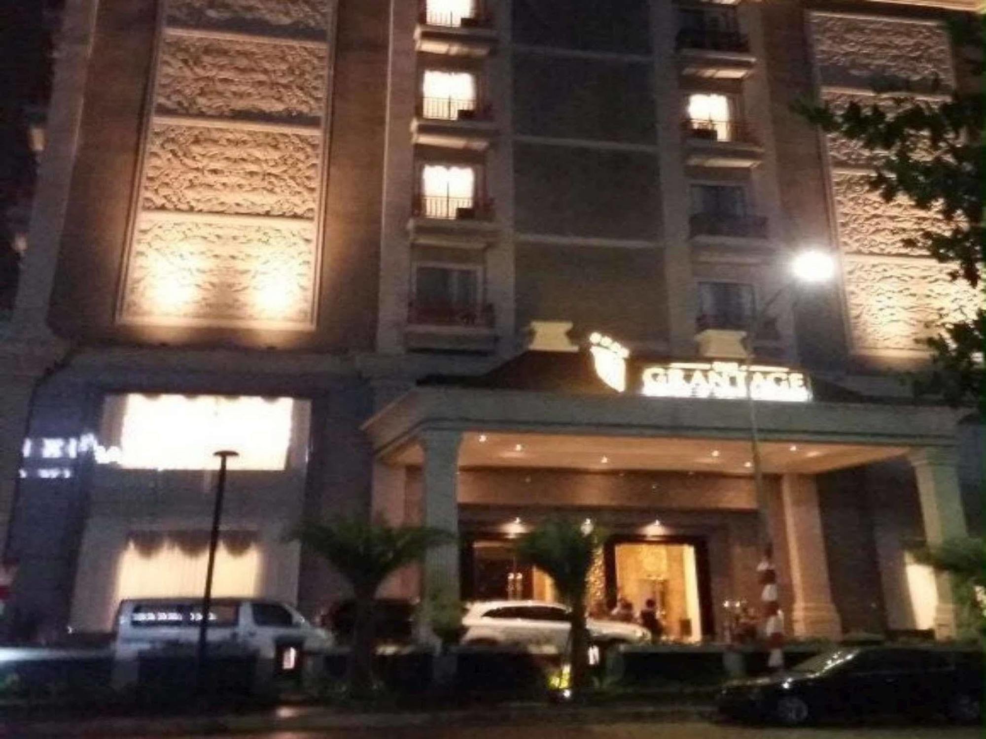 The Grantage Hotel & Sky Lounge Serpong Eksteriør billede